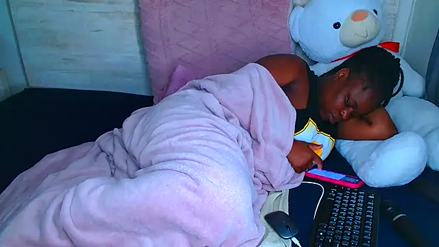 Snapshot of chocolete_candy chatting on 11/21/25, 03:05 chocolete candy online show from 11/21/25, 03:05