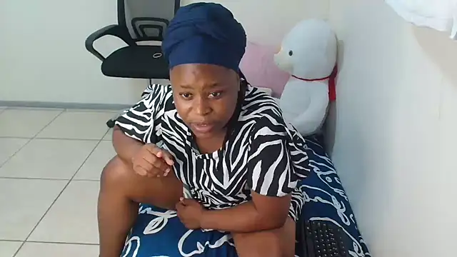 Snapshot of chocolete_candy chatting on 12/04/25, 04:38 chocolete candy online show from 12/04/25, 04:38