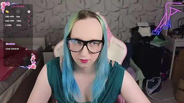 Snapshot of TheTrixy chatting on 03/23/26, 08:51 TheTrixy online show from 03/23/26, 08:51