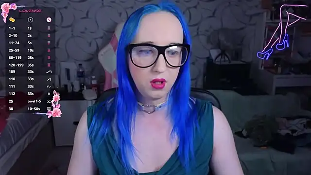 Snapshot of TheTrixy chatting on 04/24/26, 01:02 TheTrixy online show from 04/24/26, 01:02