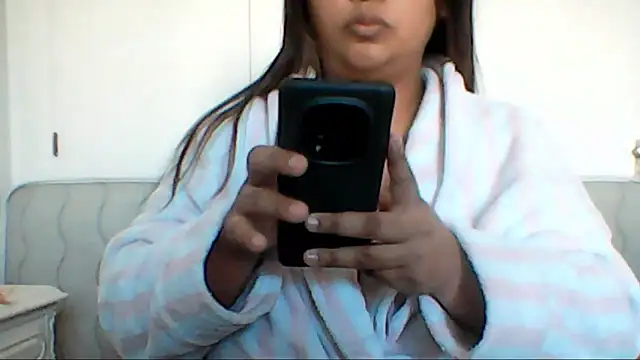 Snapshot of ArisaGonzalez chatting on 03/25/26, 12:00 ArisaGonzalez online show from 03/25/26, 12:00
