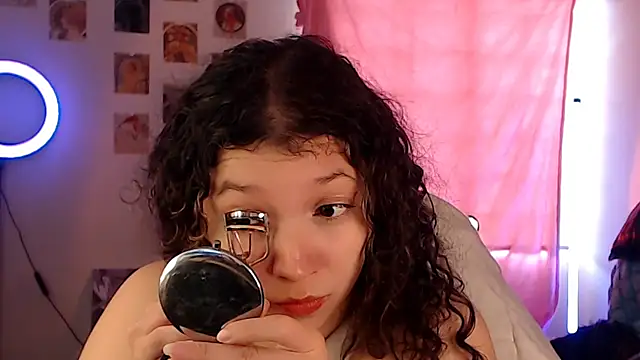 Snapshot of AllyDonfort chatting on 04/28/26, 09:53 AllyDonfort online show from 04/28/26, 09:53