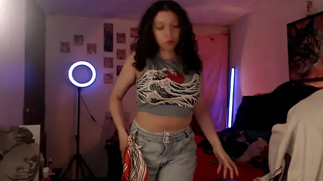 Snapshot of AllyDonfort chatting on 05/14/26, 11:33 AllyDonfort online show from 05/14/26, 11:33