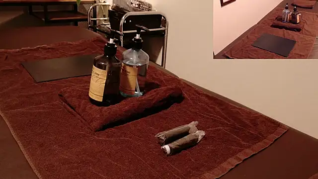 Snapshot of Hanabi-hentai chatting on 03/11/25, 03:23 Hanabi-hentai online show from 03/11/25, 03:23