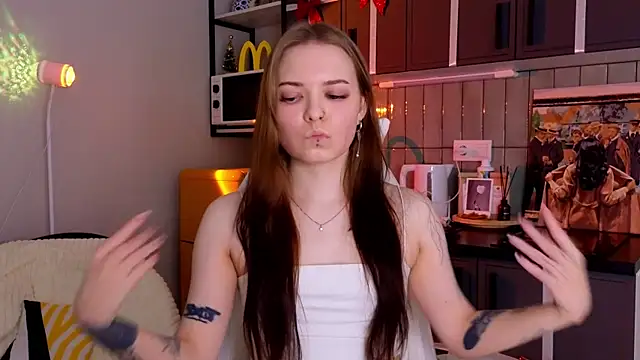 doll lol  online show from 12/15/25, 08:24