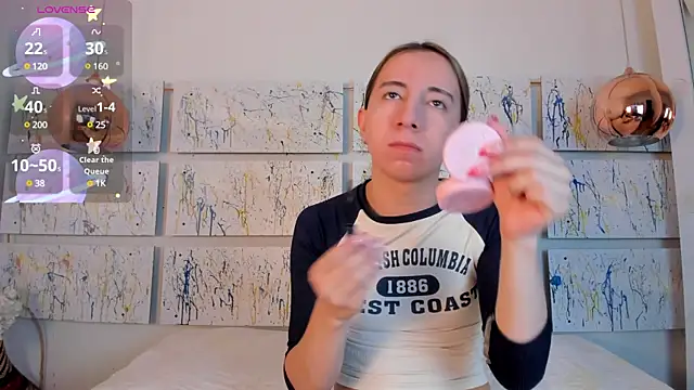 Miiaa doll online show from 02/18/25, 12:06