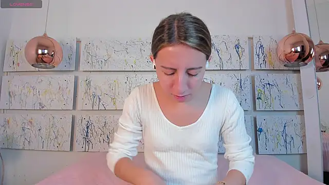 Miiaa doll online show from 03/18/25, 11:52