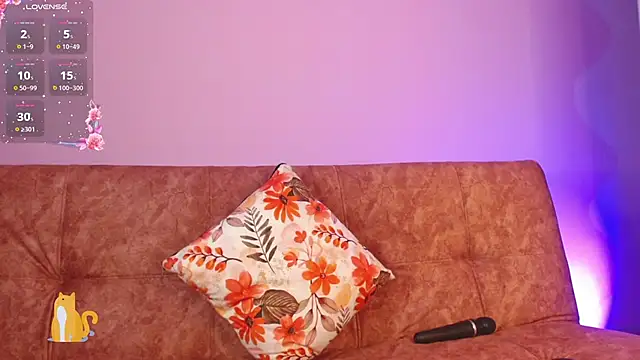 Snapshot of 420viol3ta_ chatting on 02/15/25, 11:14 420viol3ta online show from 02/15/25, 11:14