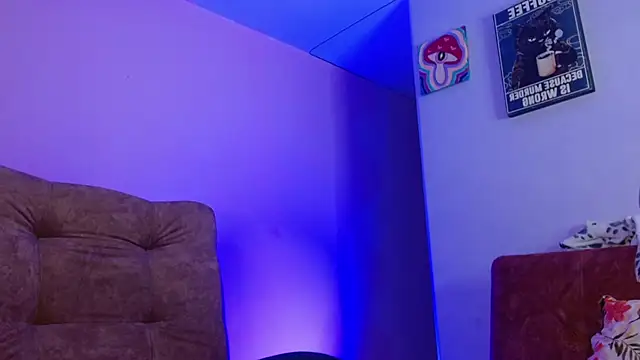 Snapshot of 420viol3ta_ chatting on 03/03/25, 11:14 420viol3ta online show from 03/03/25, 11:14