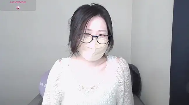 Snapshot of _NOA-chan_ chatting on 03/08/25, 03:35 NOA-chan online show from 03/08/25, 03:35