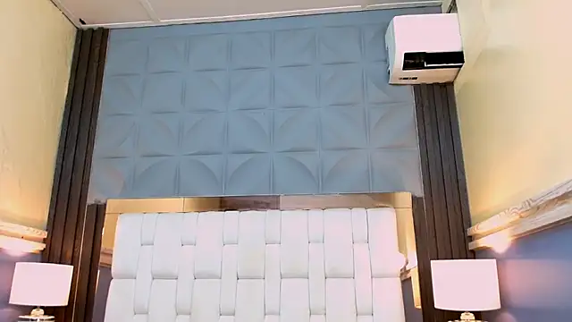 Snapshot of Nicole_Ramires chatting on 10/21/25, 04:08 Nicole Ramires online show from 10/21/25, 04:08