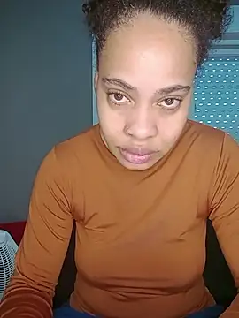 Snapshot of Su_Duarte_1 chatting on 05/19/26, 04:24 Su Duarte 1 online show from 05/19/26, 04:24