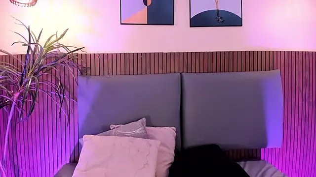 NicolleeEvanss online show from 01/15/26, 12:43