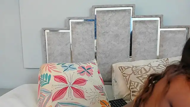 GabyyJones online show from 03/10/25, 11:42