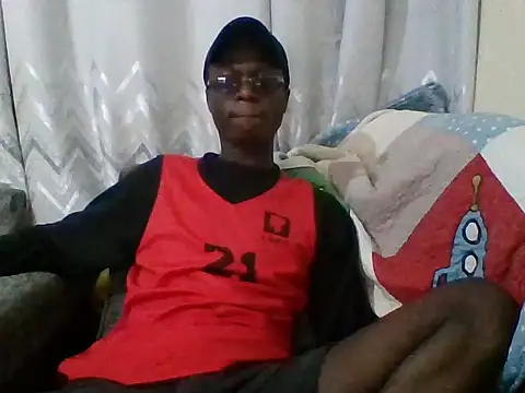 Snapshot of sexy4348 chatting on 09/15/25, 05:35 sexy4348 online show from 09/15/25, 05:35