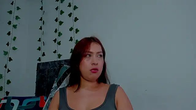 Miaa Garcia online show from 10/15/25, 09:26