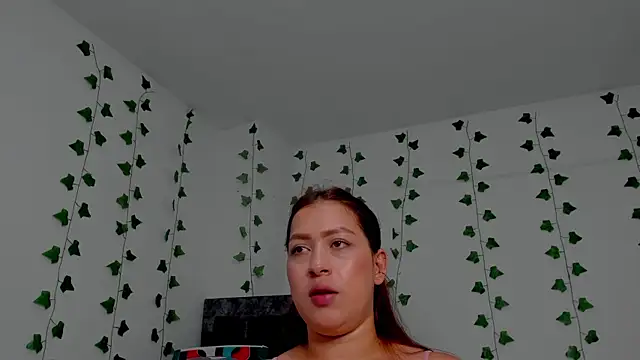 Miaa Garcia online show from 10/22/25, 09:03