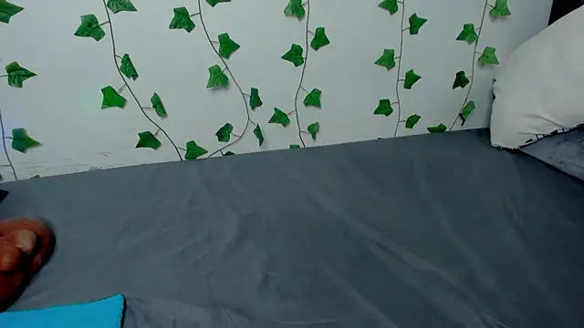 Snapshot of Miaa_Garcia chatting on 12/18/25, 12:27 Miaa Garcia online show from 12/18/25, 12:27