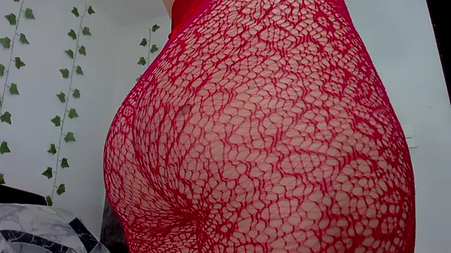 Snapshot of Miaa_Garcia chatting on 04/18/26, 10:43 Miaa Garcia online show from 04/18/26, 10:43