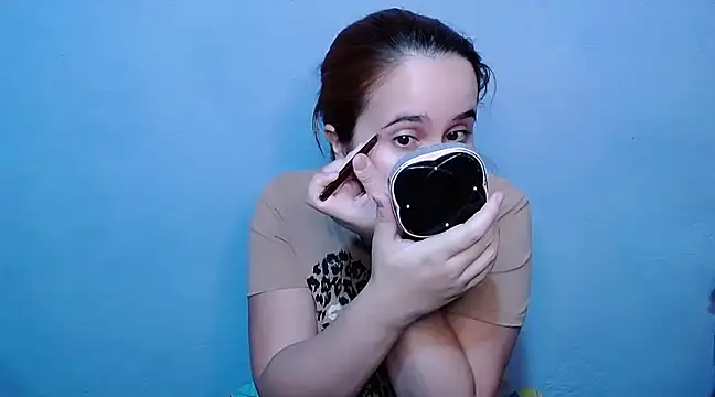 Snapshot of SubLayla01 chatting on 01/10/25, 05:34 SubLayla01 online show from 01/10/25, 05:34