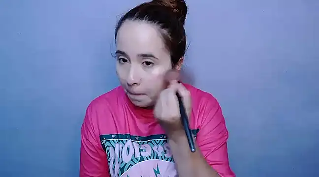 Snapshot of SubLayla01 chatting on 01/13/25, 05:12 SubLayla01 online show from 01/13/25, 05:12