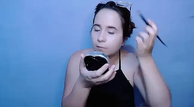 Snapshot of SubLayla01 chatting on 01/29/25, 06:18 SubLayla01 online show from 01/29/25, 06:18