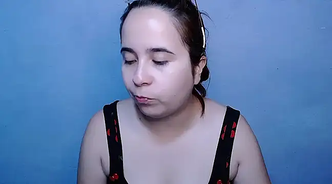 Snapshot of SubLayla01 chatting on 01/30/25, 06:21 SubLayla01 online show from 01/30/25, 06:21