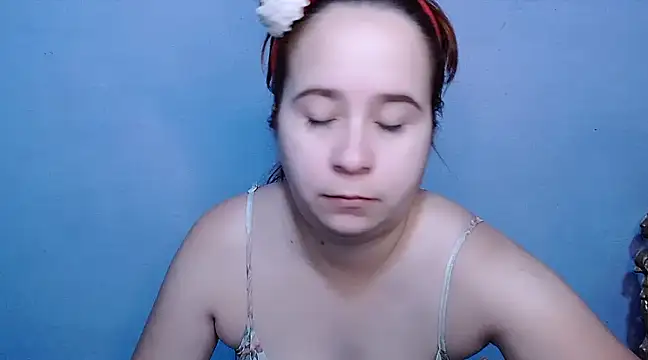 Snapshot of SubLayla01 chatting on 02/17/25, 11:44 SubLayla01 online show from 02/17/25, 11:44