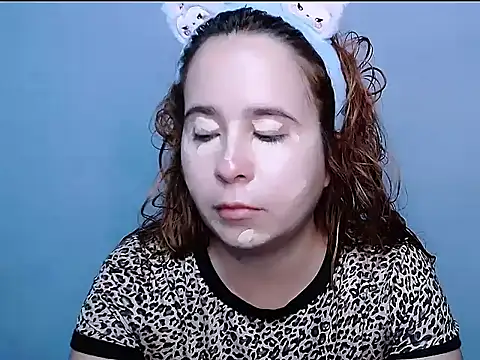 Snapshot of SubLayla01 chatting on 09/22/25, 06:21 SubLayla01 online show from 09/22/25, 06:21