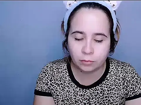 Snapshot of SubLayla01 chatting on 10/14/25, 05:36 SubLayla01 online show from 10/14/25, 05:36