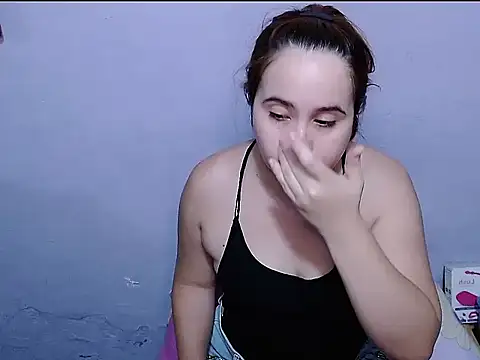 Snapshot of SubLayla01 chatting on 11/15/25, 05:31 SubLayla01 online show from 11/15/25, 05:31