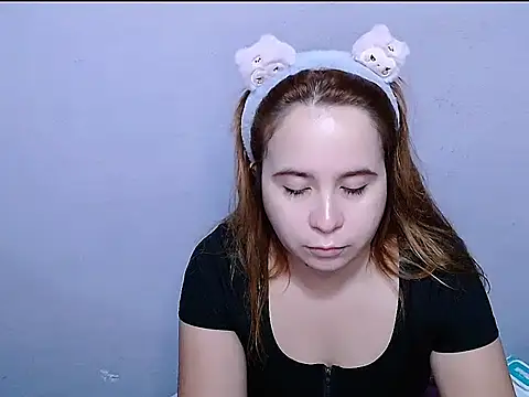 Snapshot of SubLayla01 chatting on 03/06/26, 06:15 SubLayla01 online show from 03/06/26, 06:15