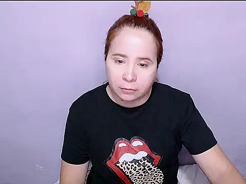 Snapshot of SubLayla01 chatting on 04/06/26, 05:58 SubLayla01 online show from 04/06/26, 05:58