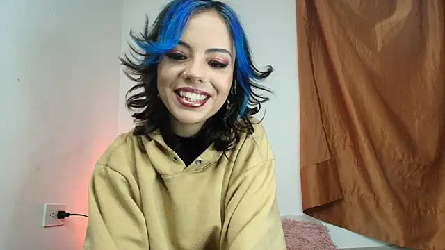 Snapshot of Alicia_Ortiiz chatting on 03/15/25, 02:03 Alicia Ortiiz online show from 03/15/25, 02:03