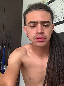 Snapshot of JovenDesobediente chatting on 09/16/25, 04:41 JovenDesobediente online show from 09/16/25, 04:41