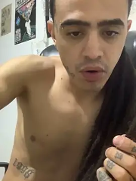 Snapshot of JovenDesobediente chatting on 11/11/25, 04:23 JovenDesobediente online show from 11/11/25, 04:23