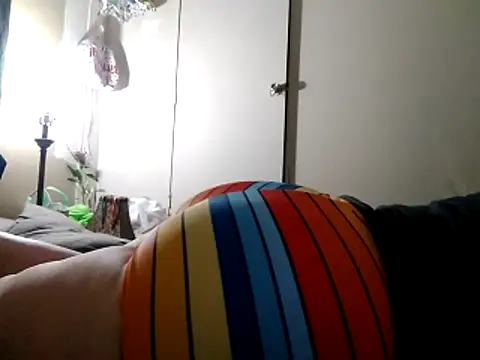 Snapshot of missthickness35_Pika chatting on 12/18/25, 09:32 missthickness35 Pika online show from 12/18/25, 09:32