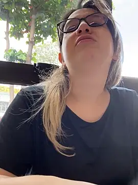 amooraaamoon online show from 09/19/25, 12:39