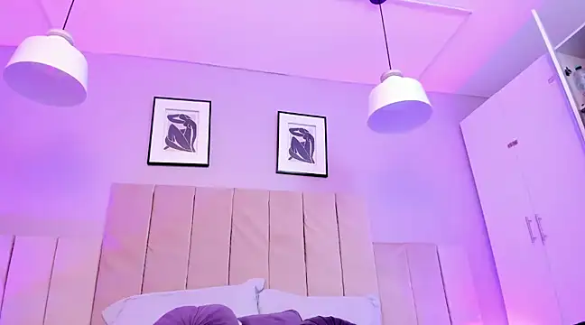 April bowie online show from 02/02/25, 11:51