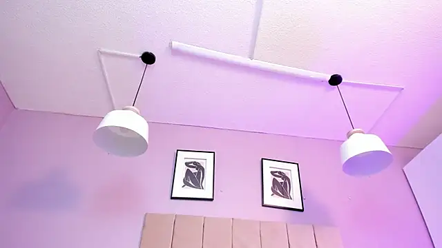 April bowie online show from 03/20/25, 12:00