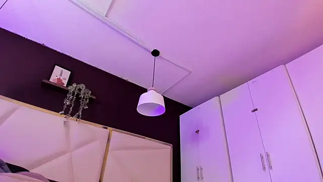 April bowie online show from 11/26/25, 11:11