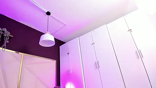 April bowie online show from 12/02/25, 11:15