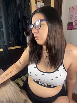 Snapshot of agoosvokk chatting on 10/05/25, 09:56 agoosvokk online show from 10/05/25, 09:56