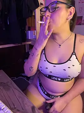 Snapshot of agoosvokk chatting on 10/18/25, 09:21 agoosvokk online show from 10/18/25, 09:21