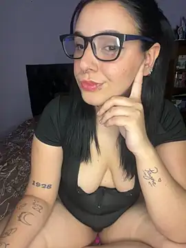 Snapshot of agoosvokk chatting on 11/22/25, 11:26 agoosvokk online show from 11/22/25, 11:26