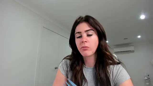 Snapshot of aus_queen chatting on 10/25/25, 12:51 aus queen online show from 10/25/25, 12:51