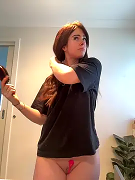 Snapshot of aus_queen chatting on 11/28/25, 12:02 aus queen online show from 11/28/25, 12:02