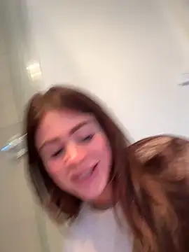 Snapshot of aus_queen chatting on 11/29/25, 11:19 aus queen online show from 11/29/25, 11:19