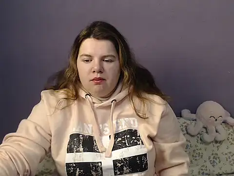 so shy online show from 12/01/25, 07:13