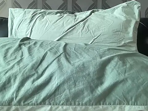 Goodgurldiana  online show from 12/02/25, 02:17